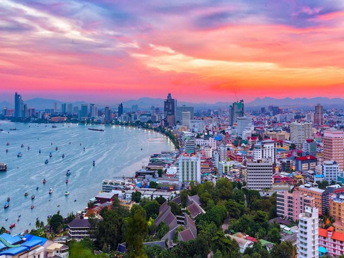 Ritz Hotel Pattaya Exterior foto